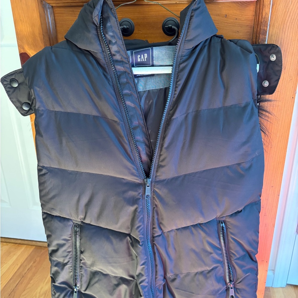 GAP Black Puffer Vest